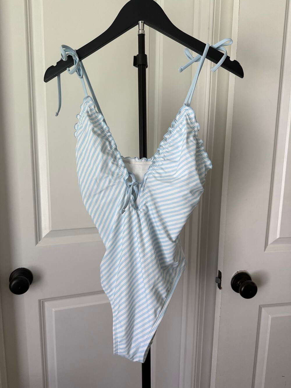 Shade & Shore Blue Stripe Tie Shoulder One Piece Swimsuit Coastal Cottage Medium